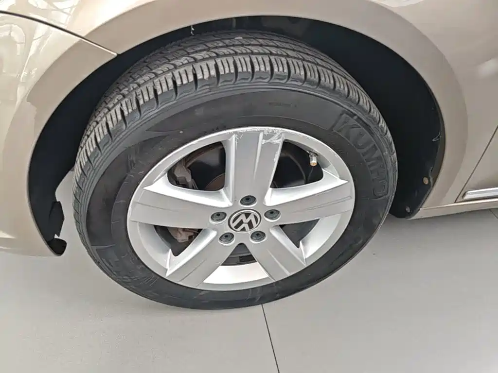Volkswagen Touran — миниатюра 23
