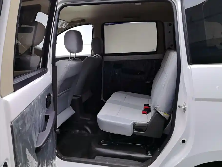 Wuling Hongguang — миниатюра 11