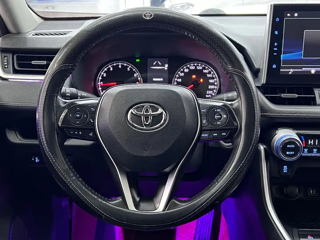 Toyota Wildlander 2.0L CVT 2WD Luxury Edition, фото 16