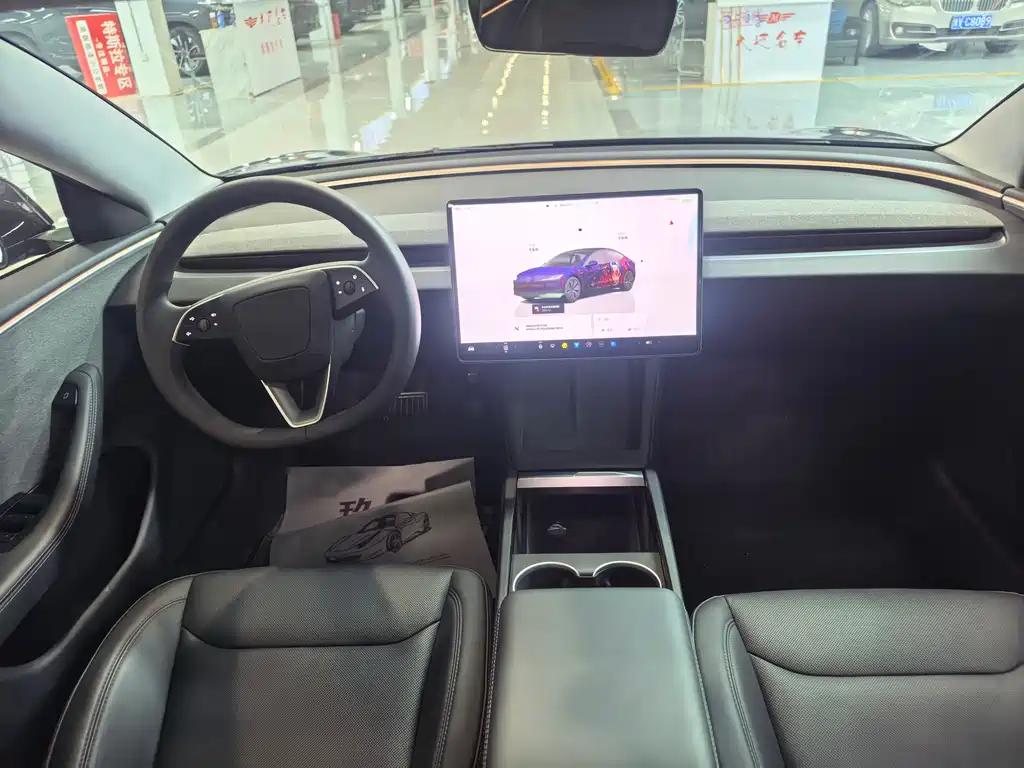 Tesla Model 3 — миниатюра 6