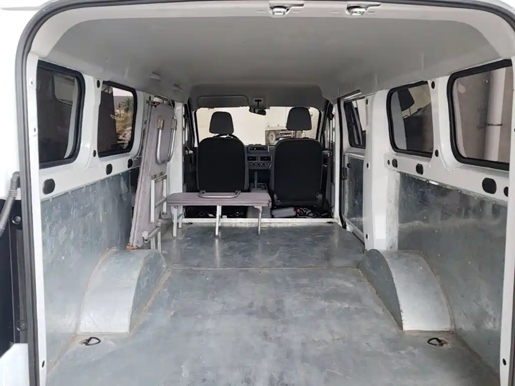 Wuling Yangguang — миниатюра 19