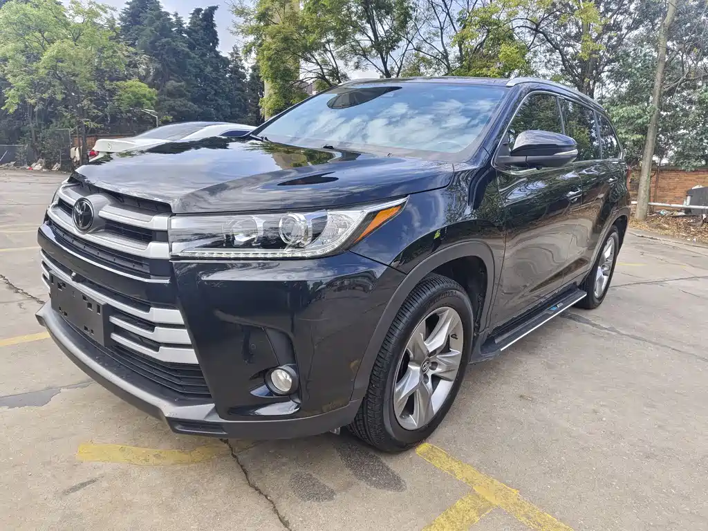 TOYOTA HIGHLANDER