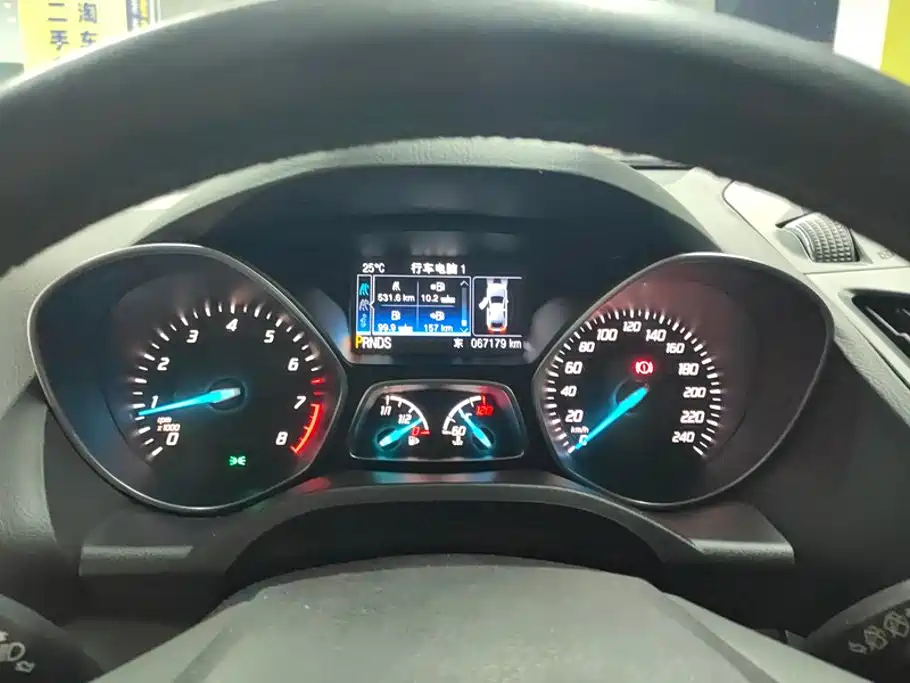 Ford Kuga — миниатюра 14