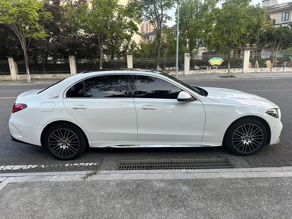 Mercedes-Benz C-Class — миниатюра 4