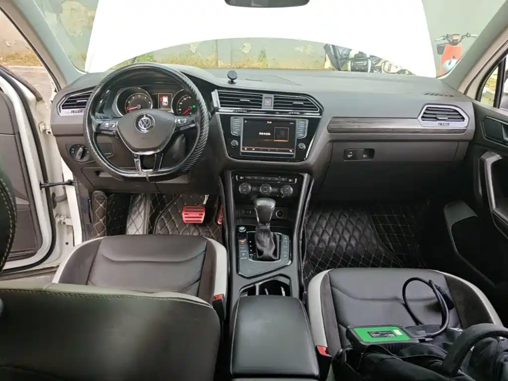 Volkswagen Tiguan L — миниатюра 10