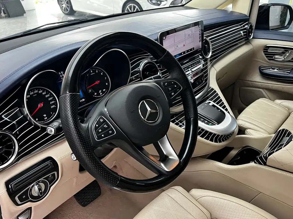 Mercedes-Benz V-Class — миниатюра 14