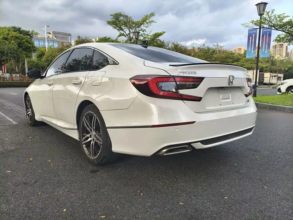 Honda Accord — миниатюра 16
