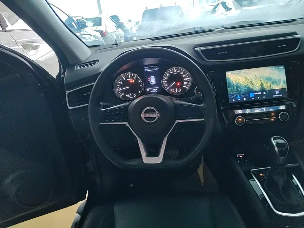 Nissan Qashqai — миниатюра 11