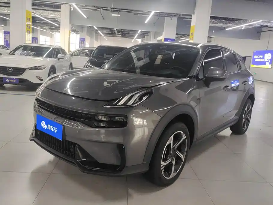 Lynk & Co 06