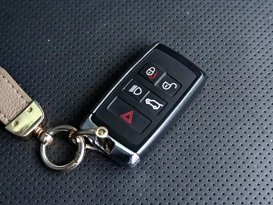 Land Rover Defender — миниатюра 35
