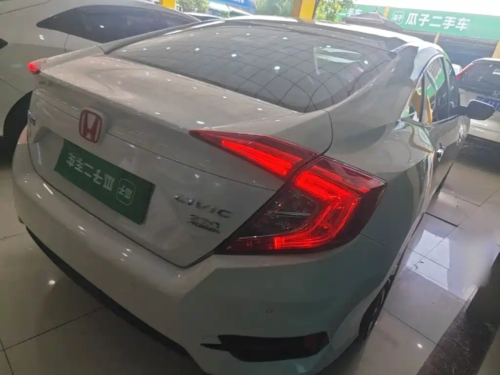 Honda Civic — миниатюра 7