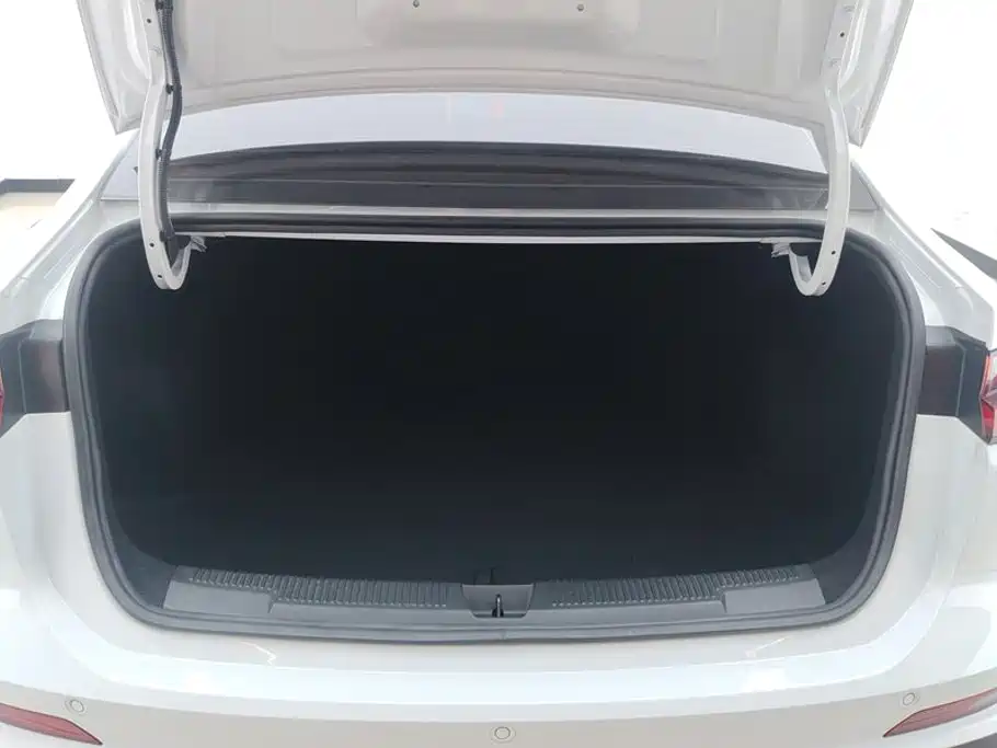 Roewe i5 — миниатюра 4