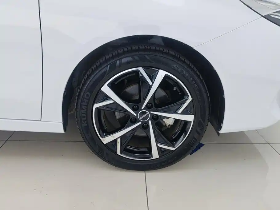 Roewe i5 — миниатюра 6