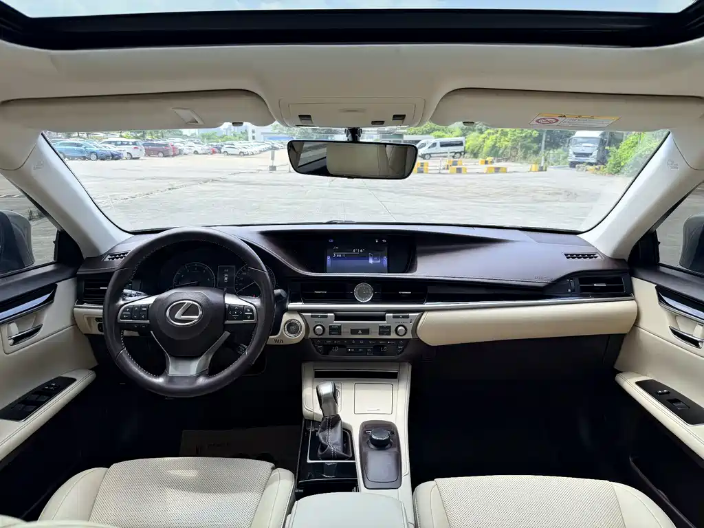 Lexus ES — миниатюра 5