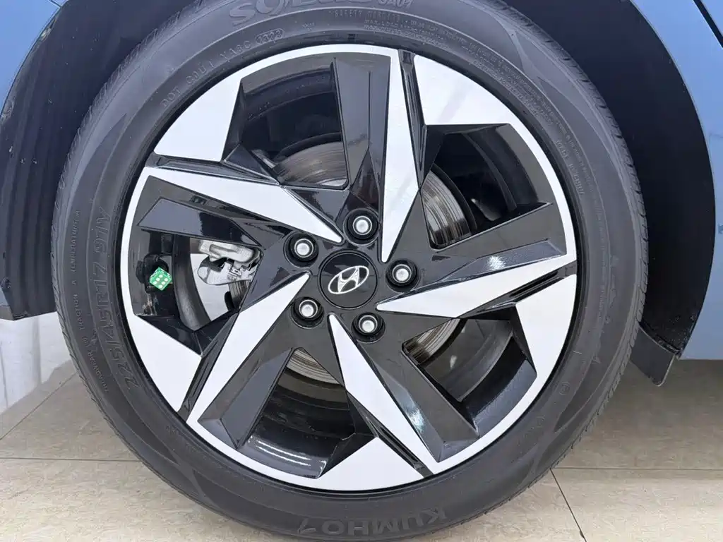 Hyundai Elantra — миниатюра 24