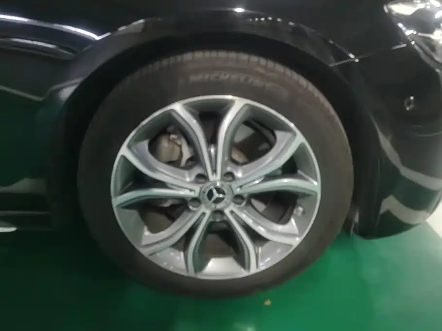 Mercedes-Benz E-Class — миниатюра 6