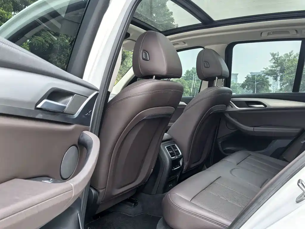 BMW iX3 — миниатюра 10