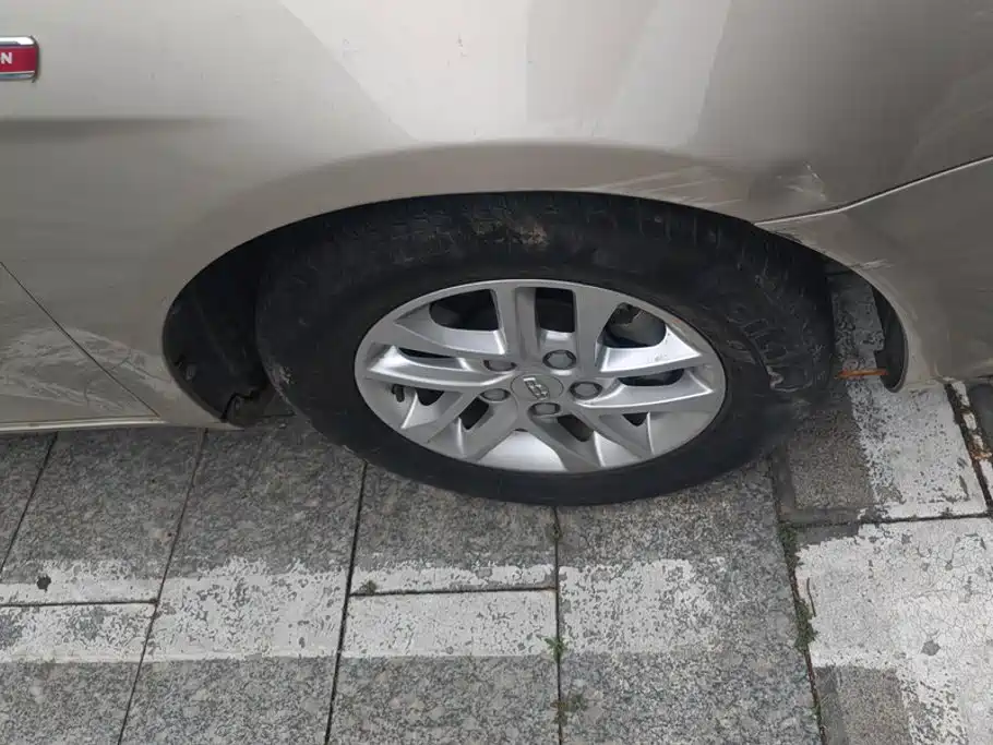 Geely Emgrand — миниатюра 6