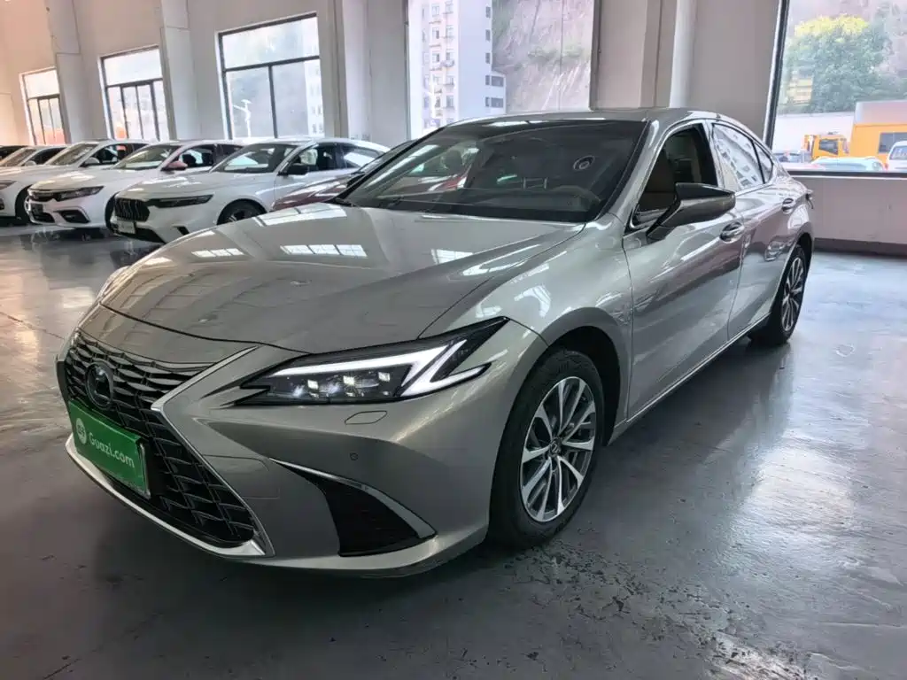 Lexus ES — миниатюра 2