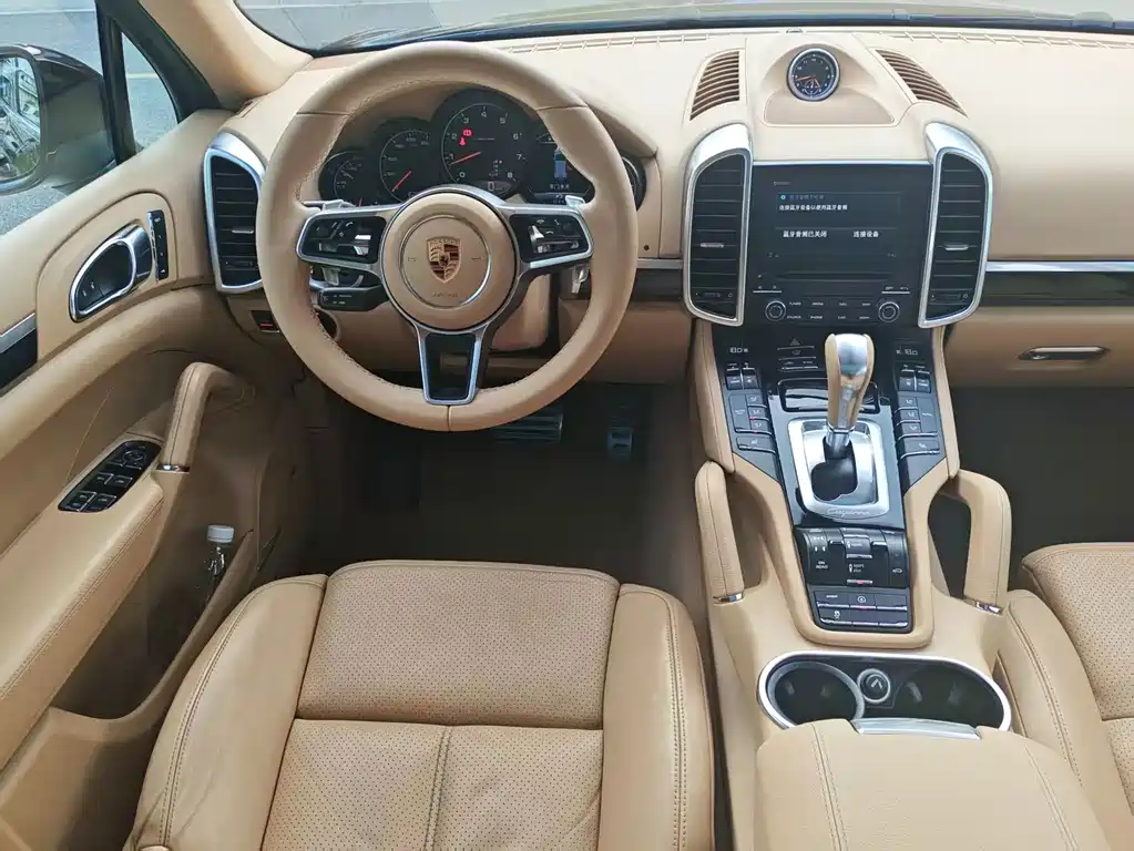 Porsche Cayenne — миниатюра 14