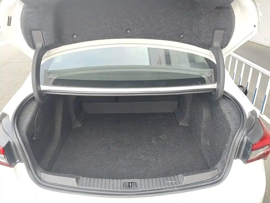 Buick Verano — миниатюра 19