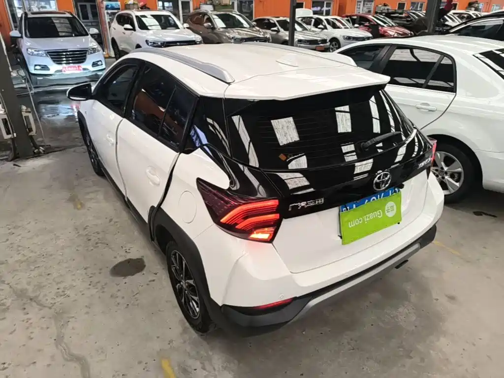 Toyota Yaris L — миниатюра 5