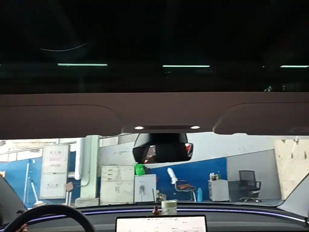 Tesla Model 3 — миниатюра 18