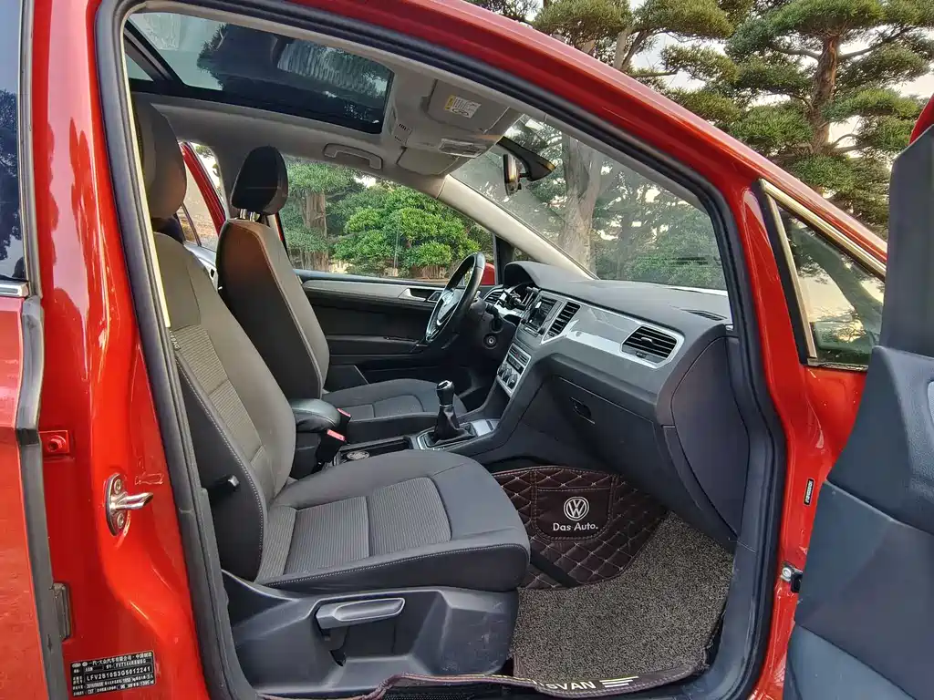 VOLKSWAGEN GOLF*JIAYU