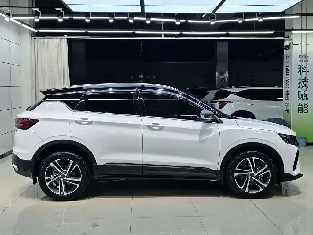 Geely Binyue — миниатюра 9