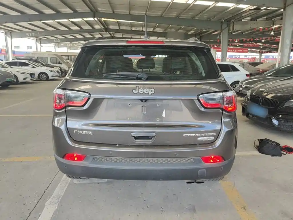 Jeep Compass — миниатюра 6