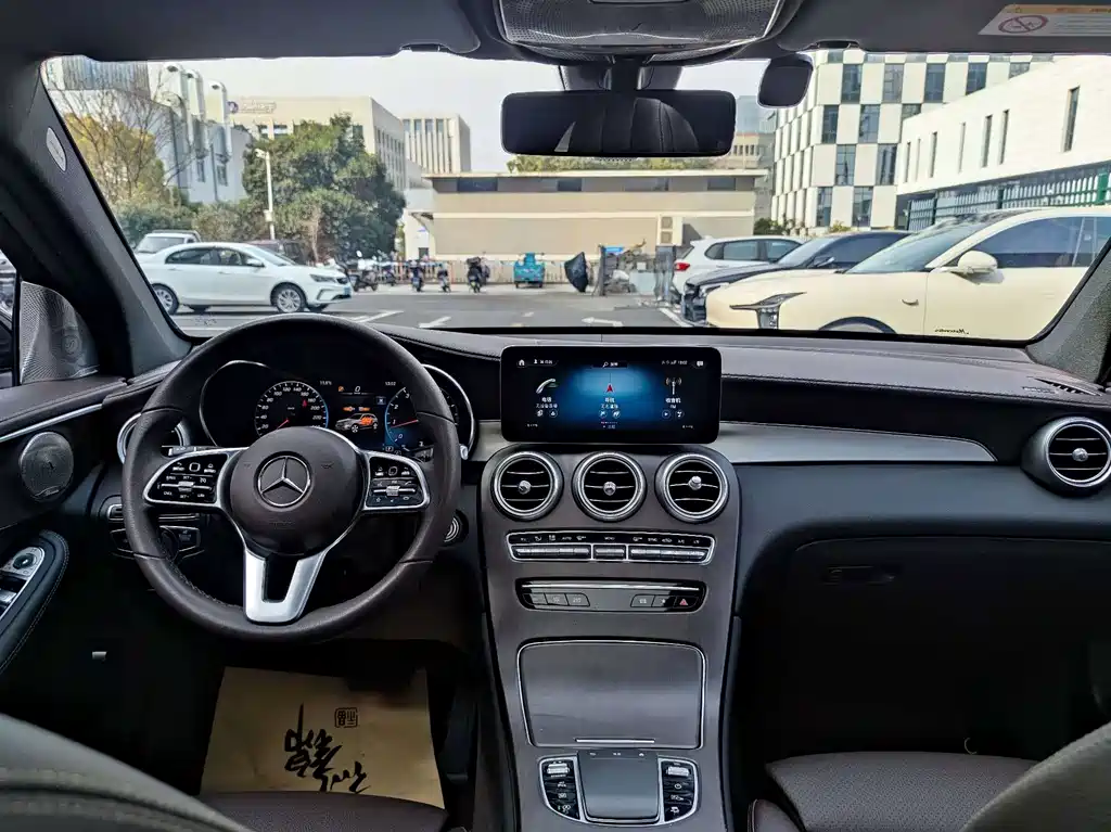 Mercedes-Benz GLC — миниатюра 12