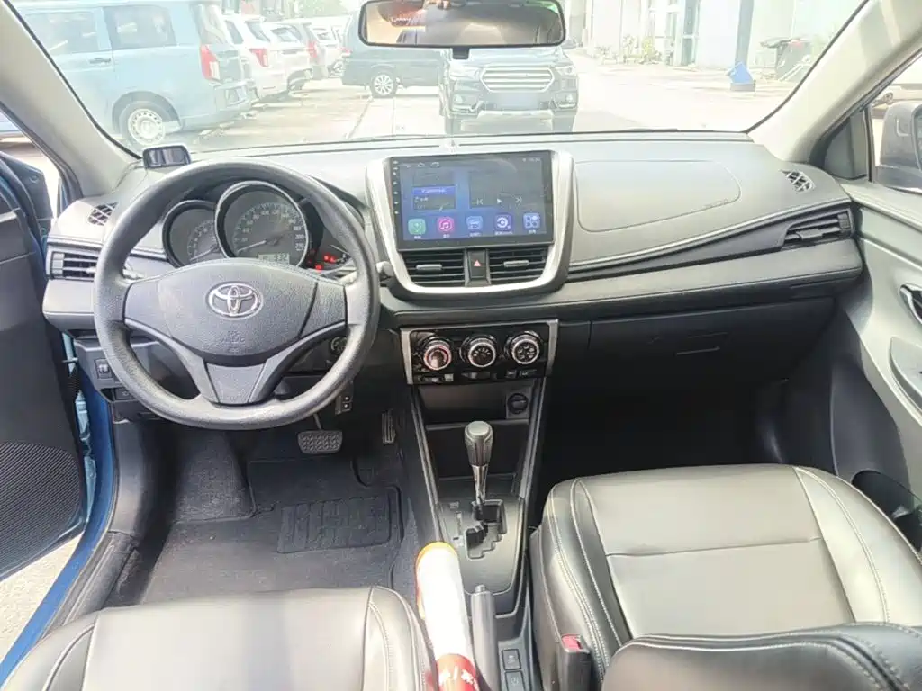 Toyota Yaris L — миниатюра 10