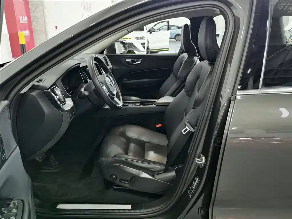 Volvo XC60 2021 T5 Luxury