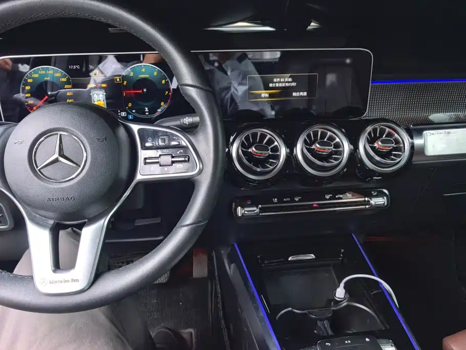 Mercedes-Benz GLB — миниатюра 12