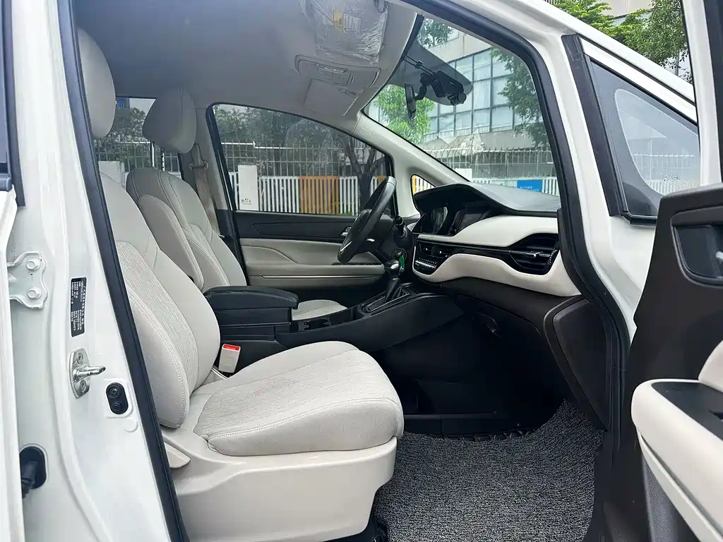 GAC Motor Trumpchi M6 — миниатюра 17