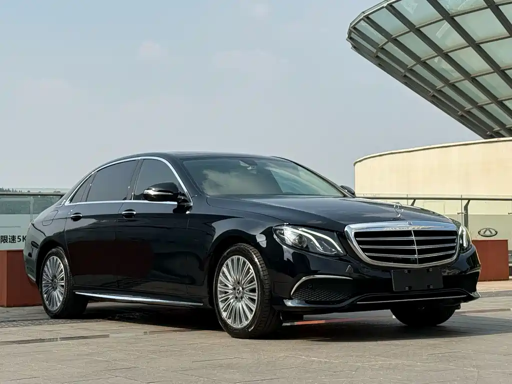 Mercedes-Benz E-Class — миниатюра 4