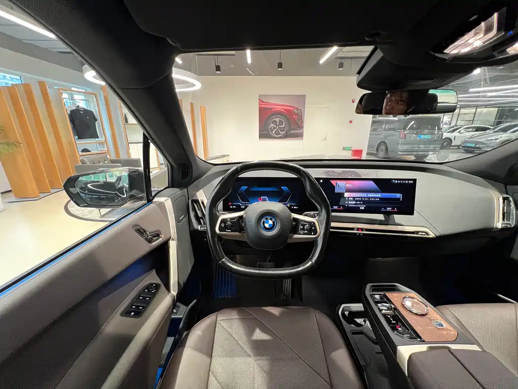 BMW iX — миниатюра 13