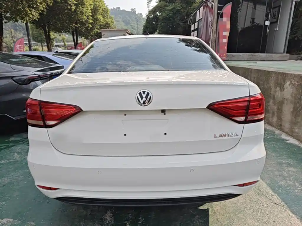 Volkswagen Lavida — миниатюра 6