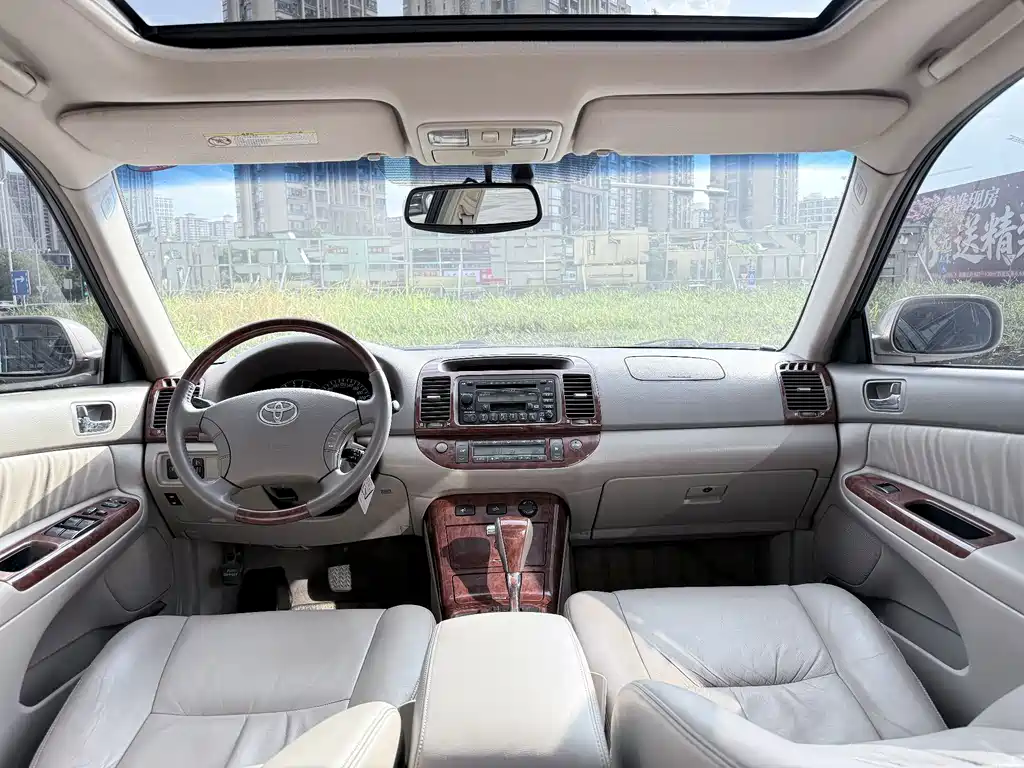 Toyota Camry — миниатюра 9