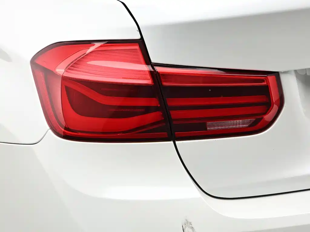 BMW 3 Series — миниатюра 8