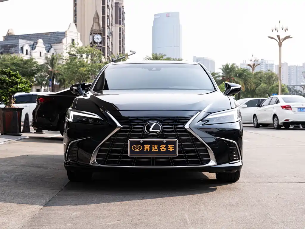 Lexus ES 2025 300h Premium