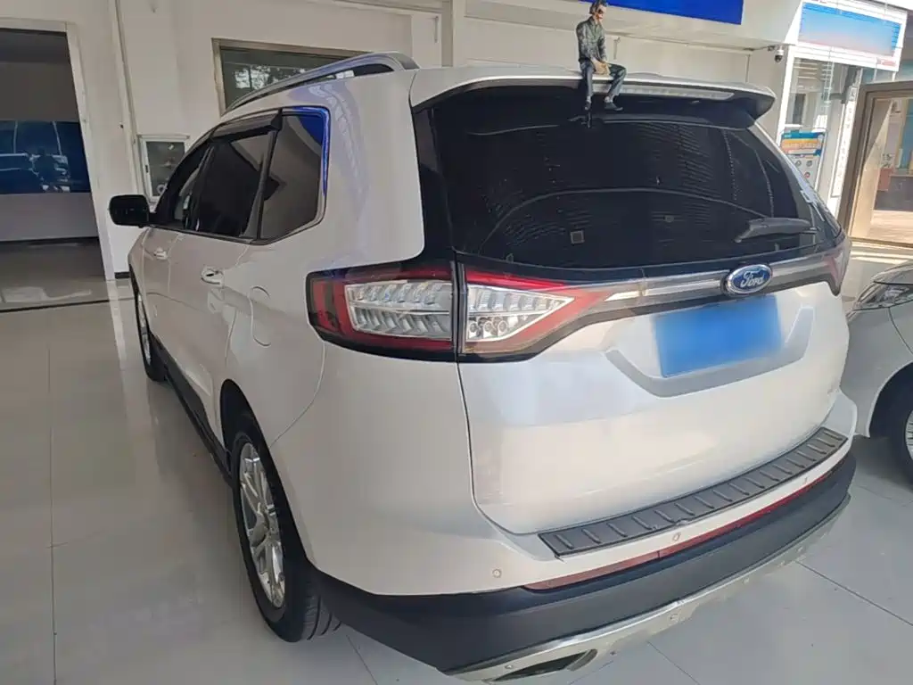Ford Edge — миниатюра 5