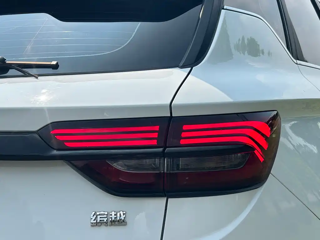 Geely Binyue — миниатюра 17