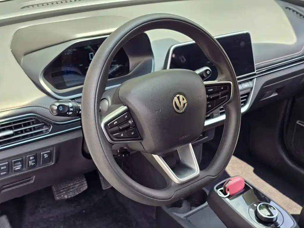 Dongfeng EV YOUNG Guang Xiaoxin — миниатюра 14