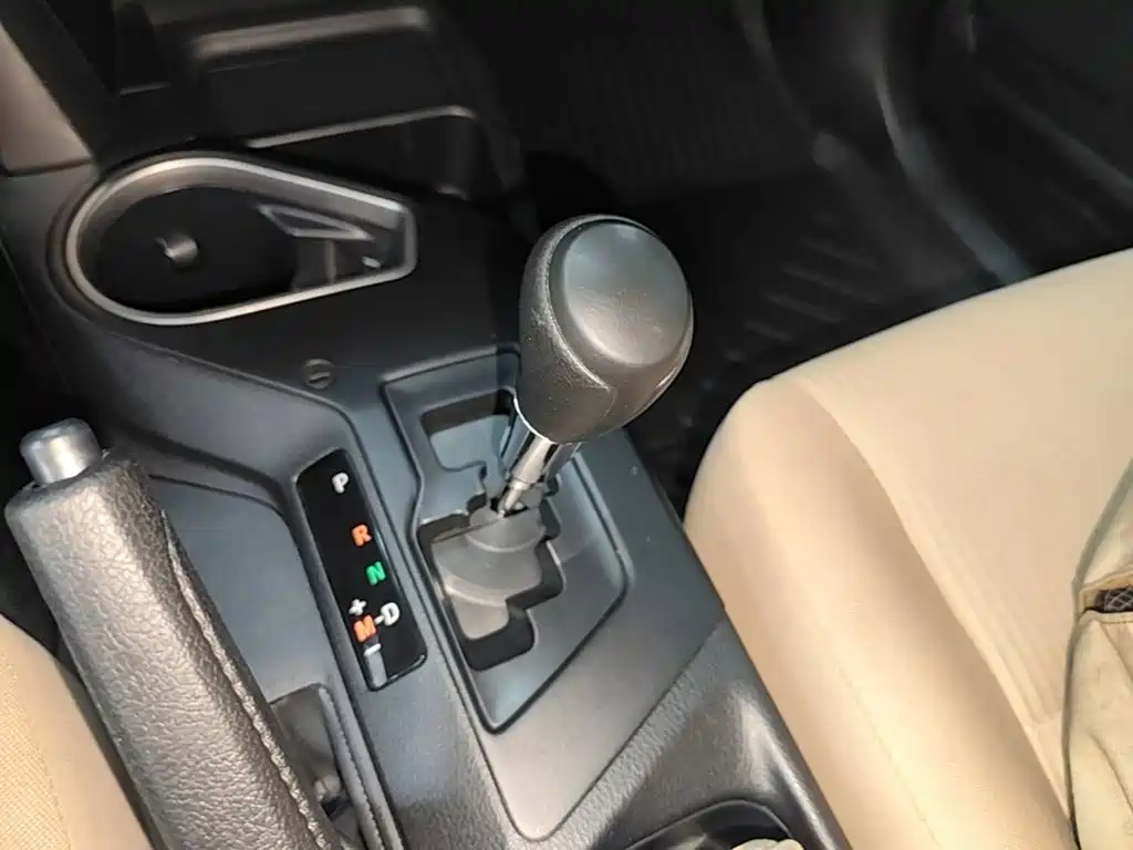 Toyota RAV4 — миниатюра 14