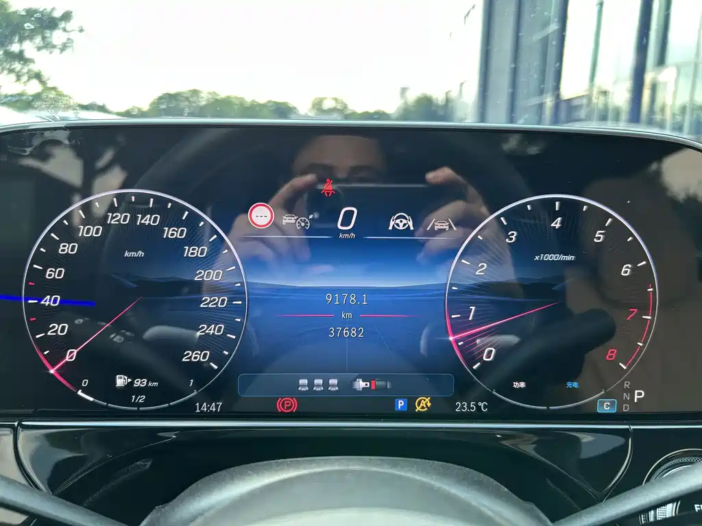 Mercedes-Benz E-Class — миниатюра 10