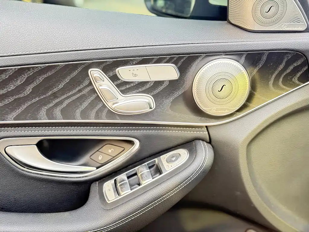 Mercedes-Benz C-Class — миниатюра 16