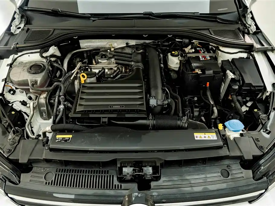 Volkswagen Golf — миниатюра 24