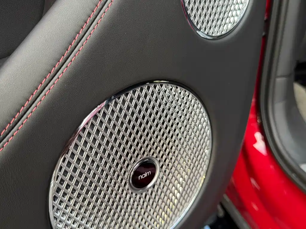 Bentley Bentayga — миниатюра 16