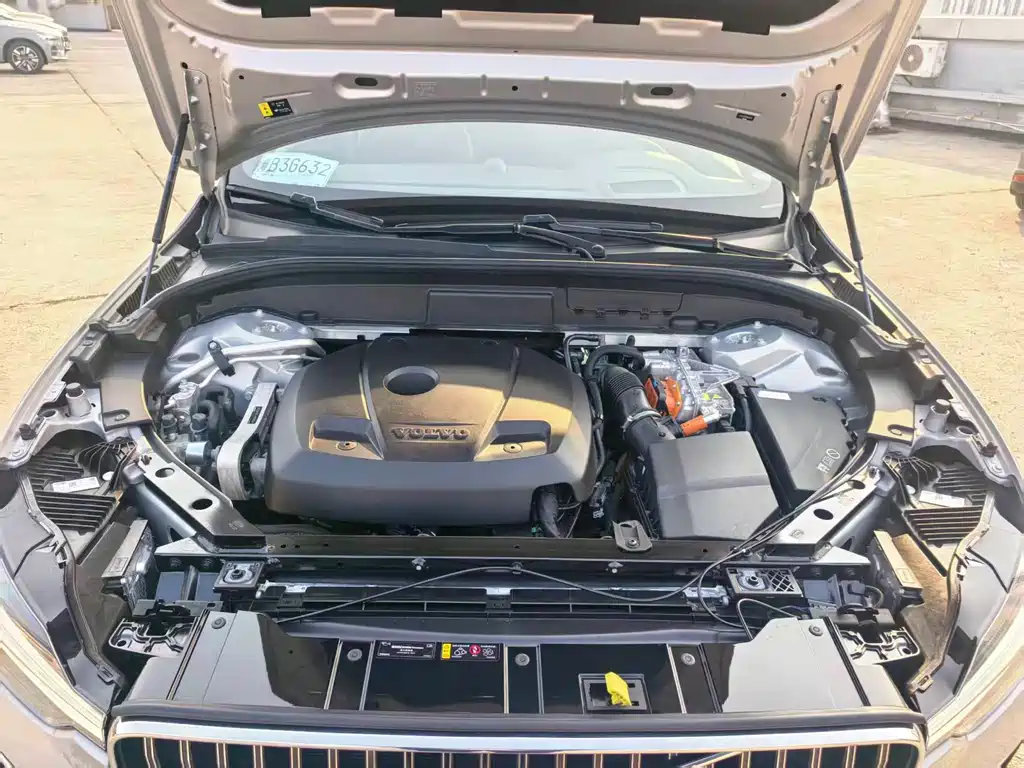 VOLVO XC60 PLUG IN HYBRID